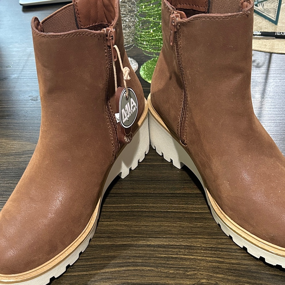 MIA Women's Tan Ankle Booties